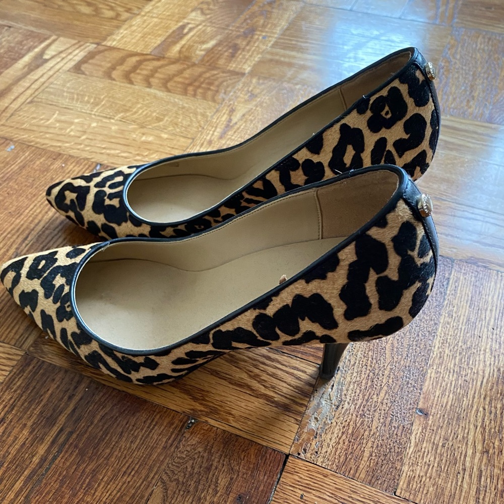 Michae Kors Leopard Pumps